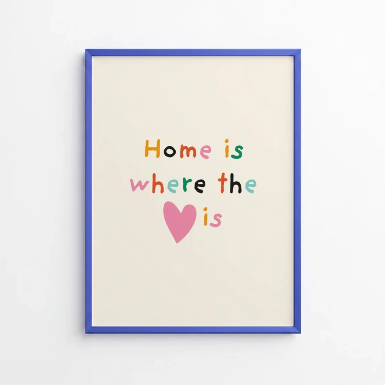 plakat_home-heart_w-niebieskiej-ramce.jpg.webp